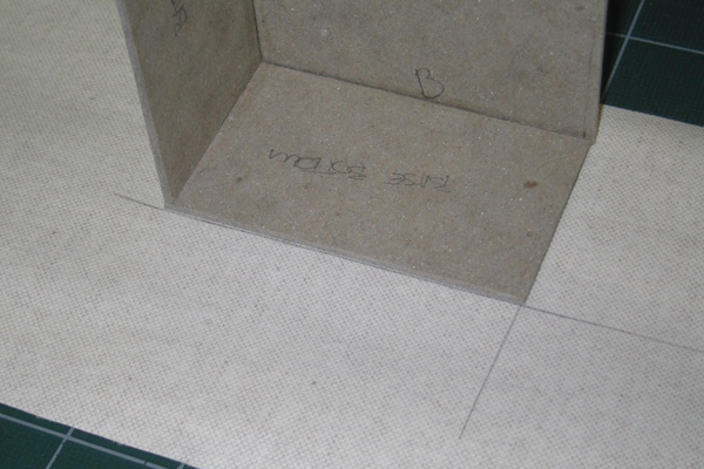 Gluing cloth to tray